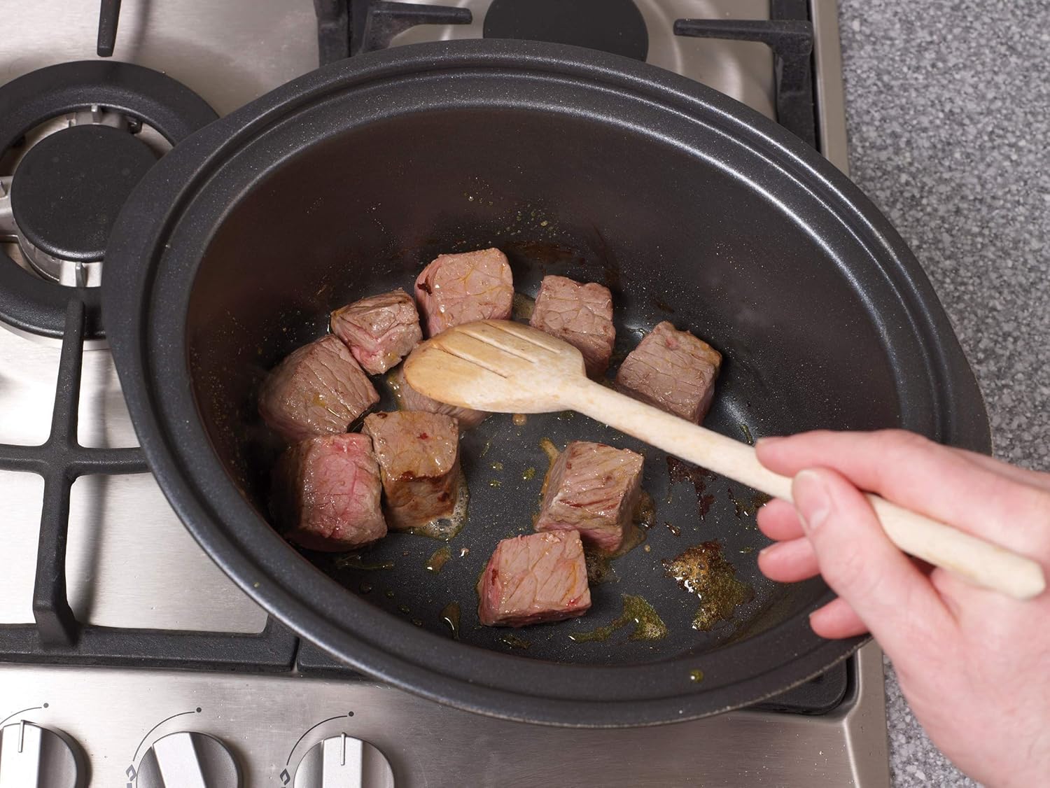 3.5L Sear and Stew Slow Cooker, 3 Heat Settings, Dishwasher Safe Non Stick Aluminum Pot, Cool Touch Handles, Matte Black and Rose Gold, 460016 3.5 Litres Black